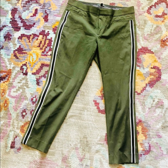 Banana Republic Pants - BR Army Green Sloan Pants